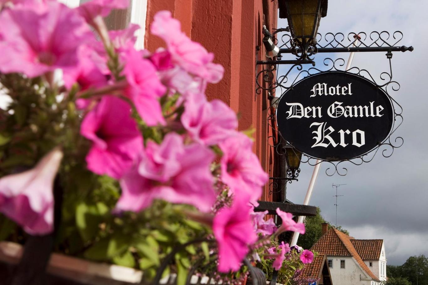 Den Gamle Kro Ved Gram Slot Exteriör bild